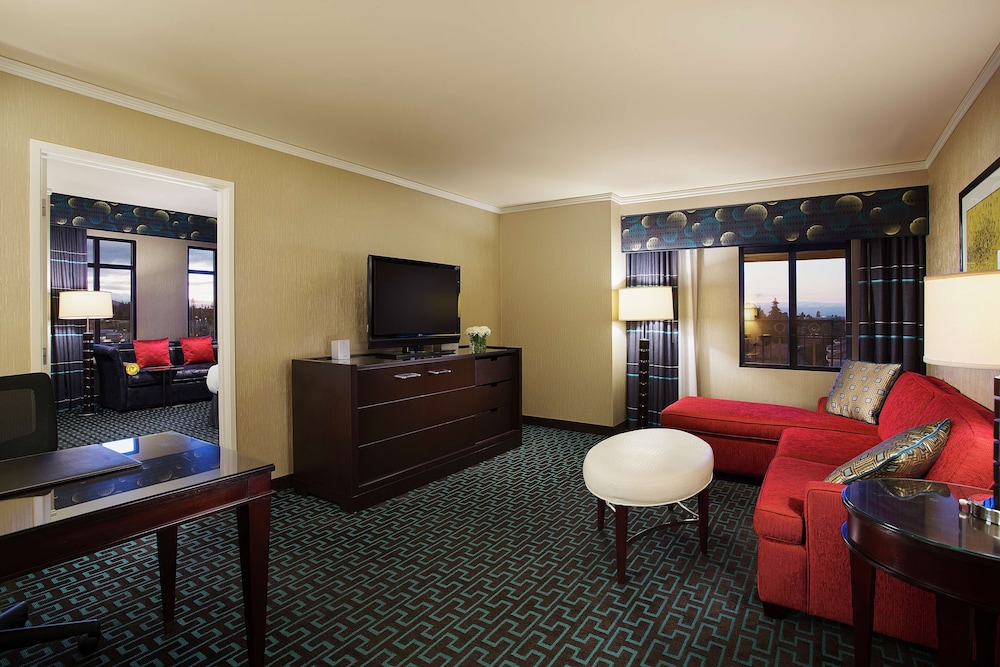 Suite, 1 Bedroom, Accessible, Bathtub (Mobility) - Photo 1