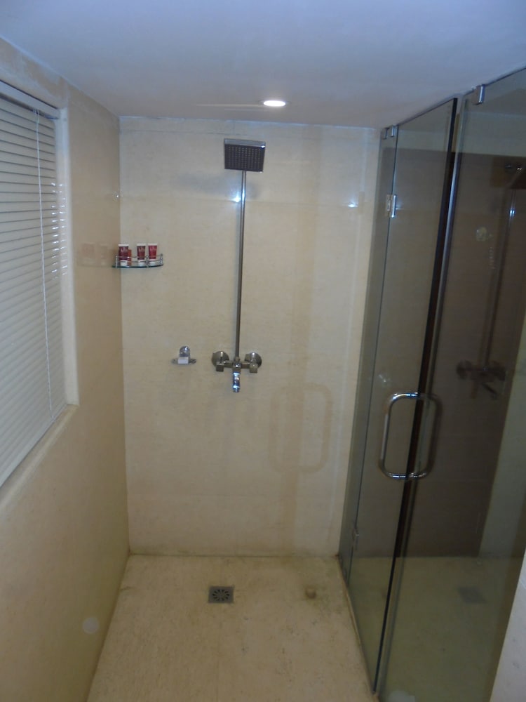 Studio Suite photo 3
