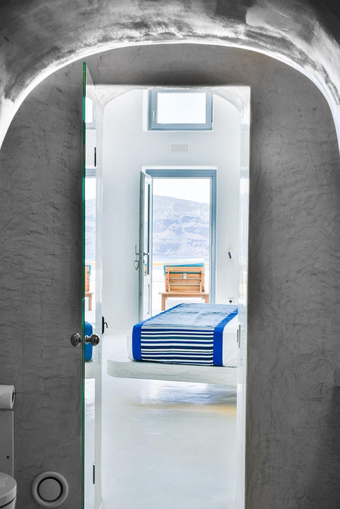 Junior Suite with outdoor heated plunge pool with jets (2 pax) photo 2