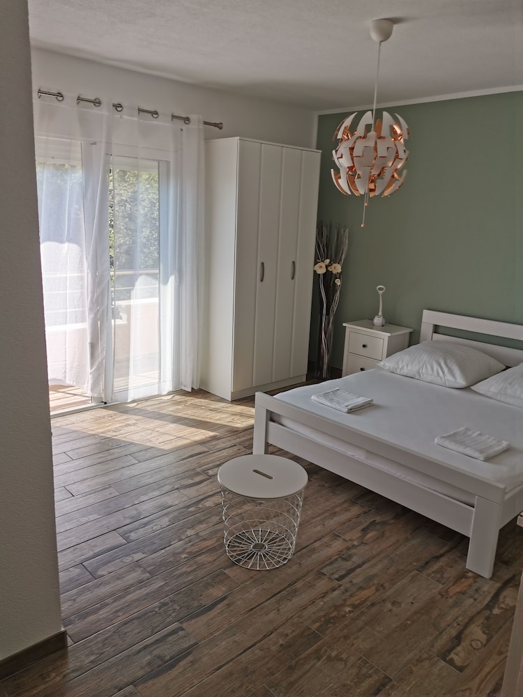 Exclusive Room