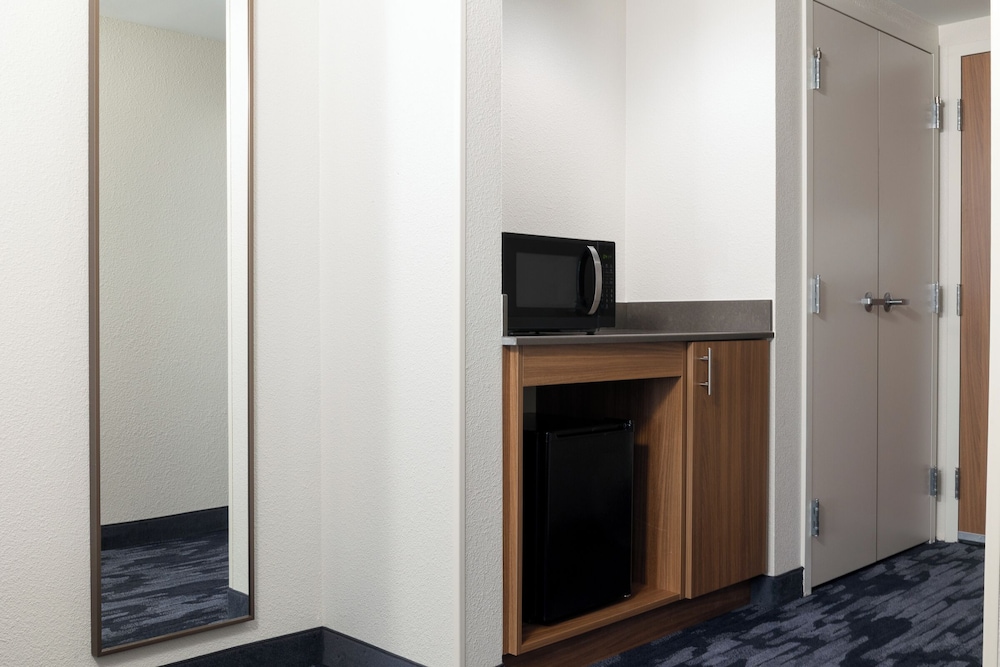 Studio, 2 Queen Beds (Mobility/Hearing Accessible, Tub) - Photo 4