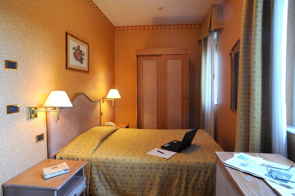 Classic Room - Photo 1