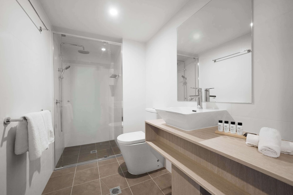 Triple Room, 3 Bedrooms, Non Smoking (Dual Key) - Photo 10