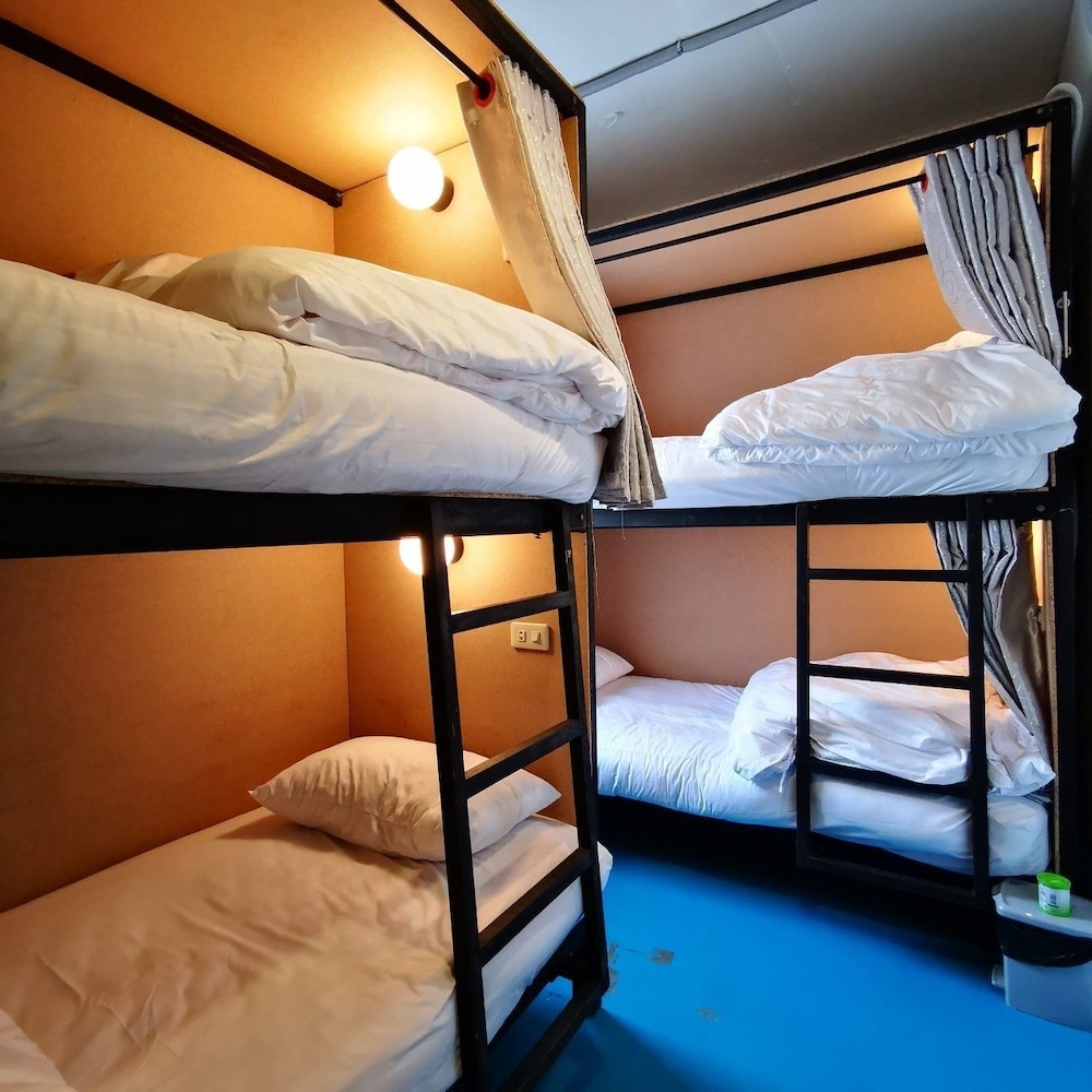 4-Bed Female Dormitory photo 1