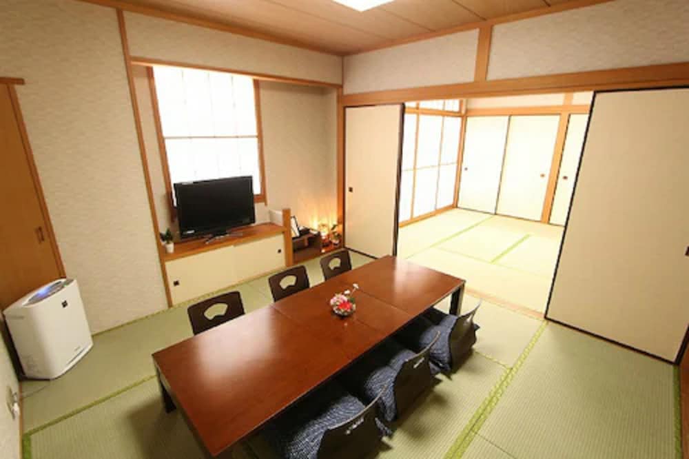 Family Room with Tatami Area photo 2