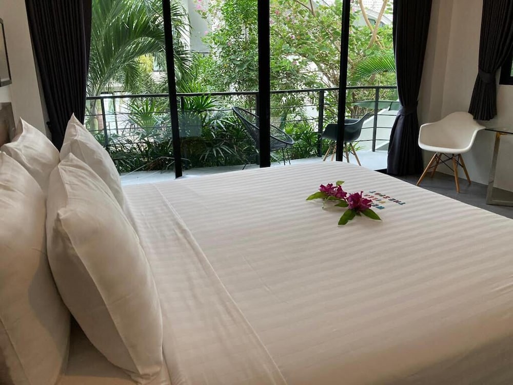 Superior Room, Garden View (A3)