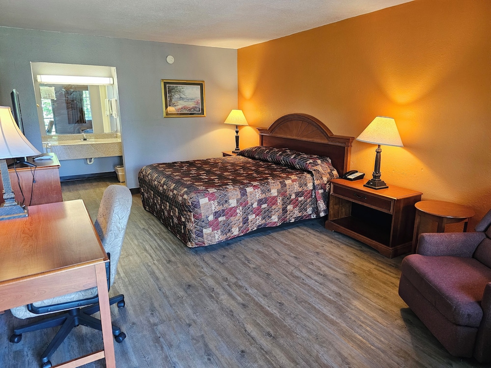 Standard Room, 1 King Bed, Smoking