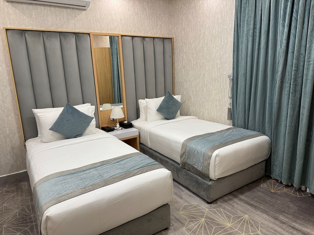Basic Twin Room photo 3