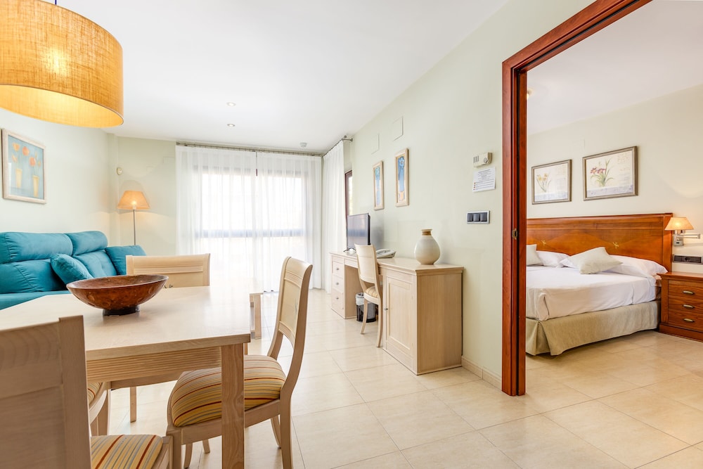 Junior Suite, Balcony, Garden View