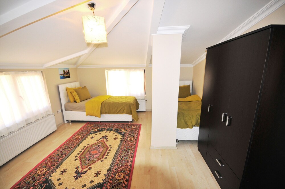 Family Penthouse, 3 Bedrooms, 2 Bathrooms, City View photo 3
