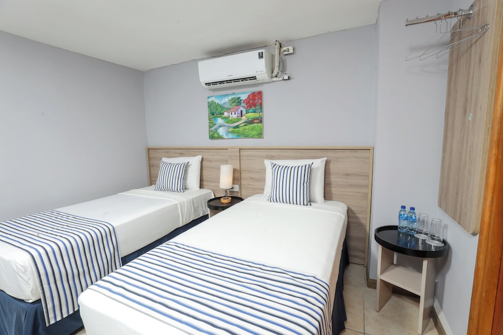 Deluxe Twin Room photo 2