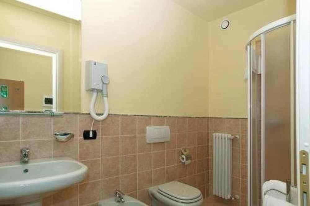 Double or Twin Room, Lake View - Photo 5