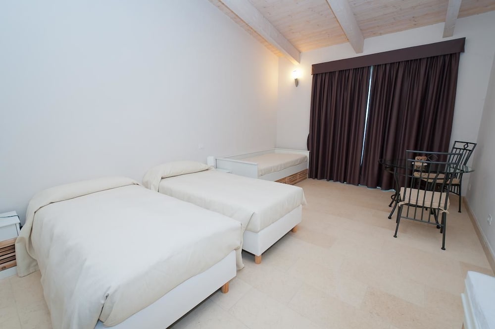 Double Or Twin Room photo 2