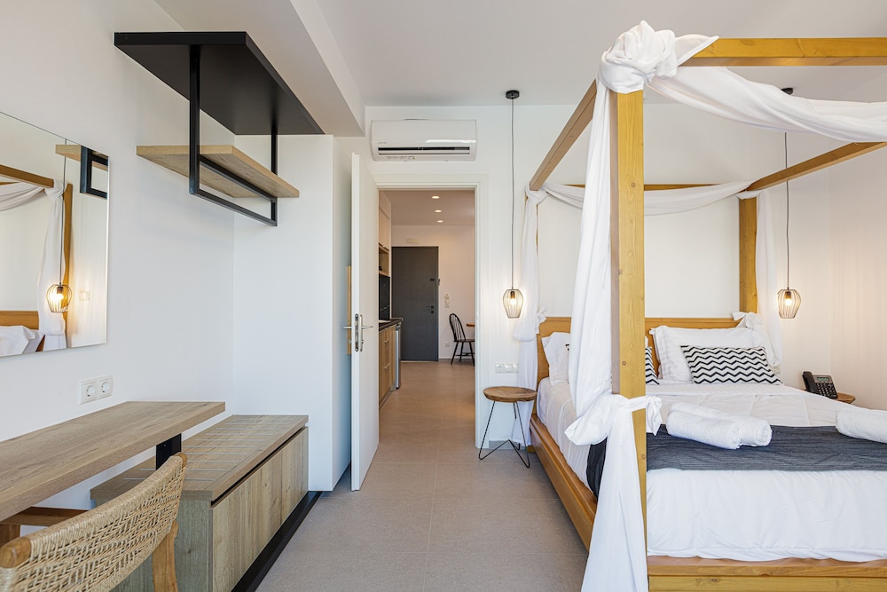 Suite, 1 Bedroom, Sea View - Photo 9