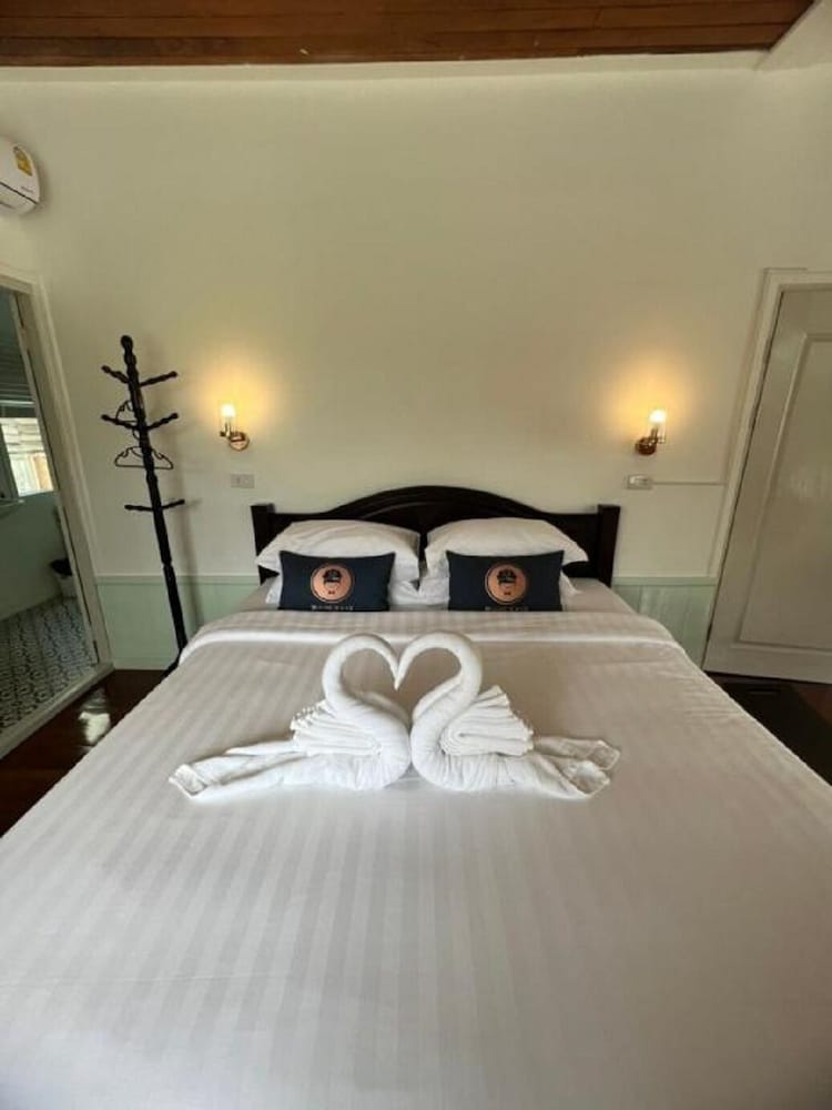 Deluxe Double Room, 1 Double Bed, Balcony photo 3