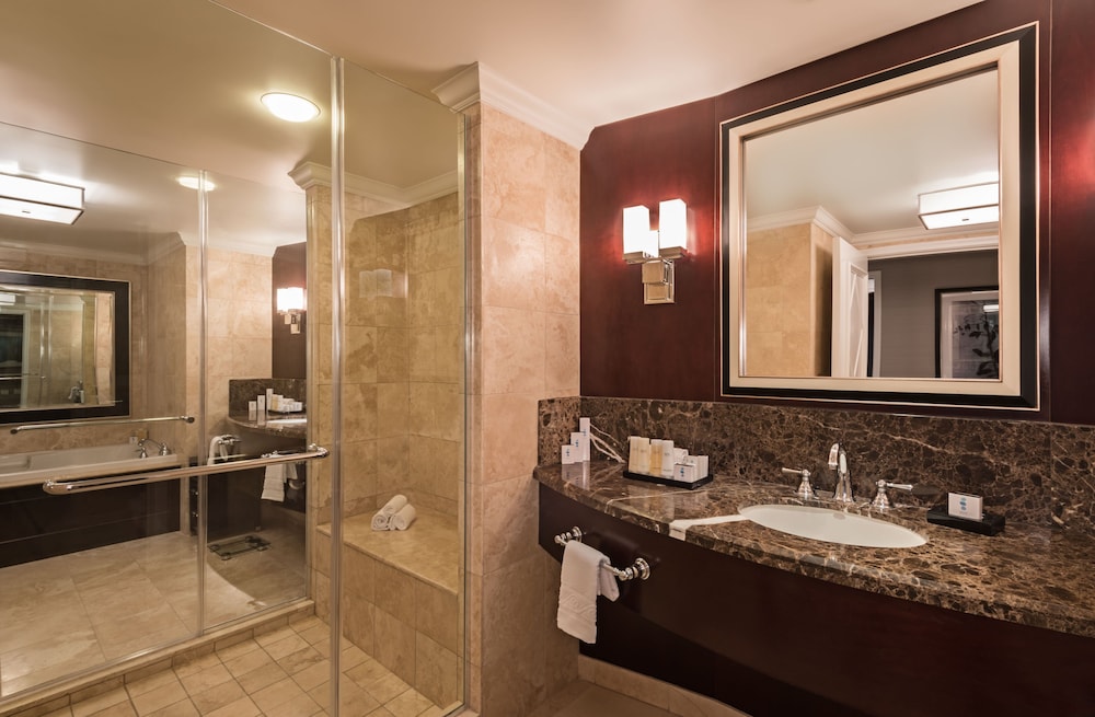 Augustus Premium Suite, 1 King Bed (Newly Renovated) - Photo 4