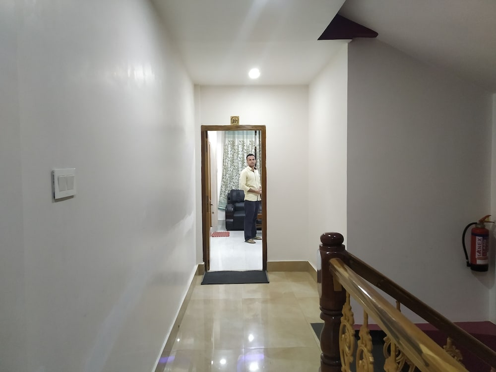 Standard Double or Twin Room - Photo 9