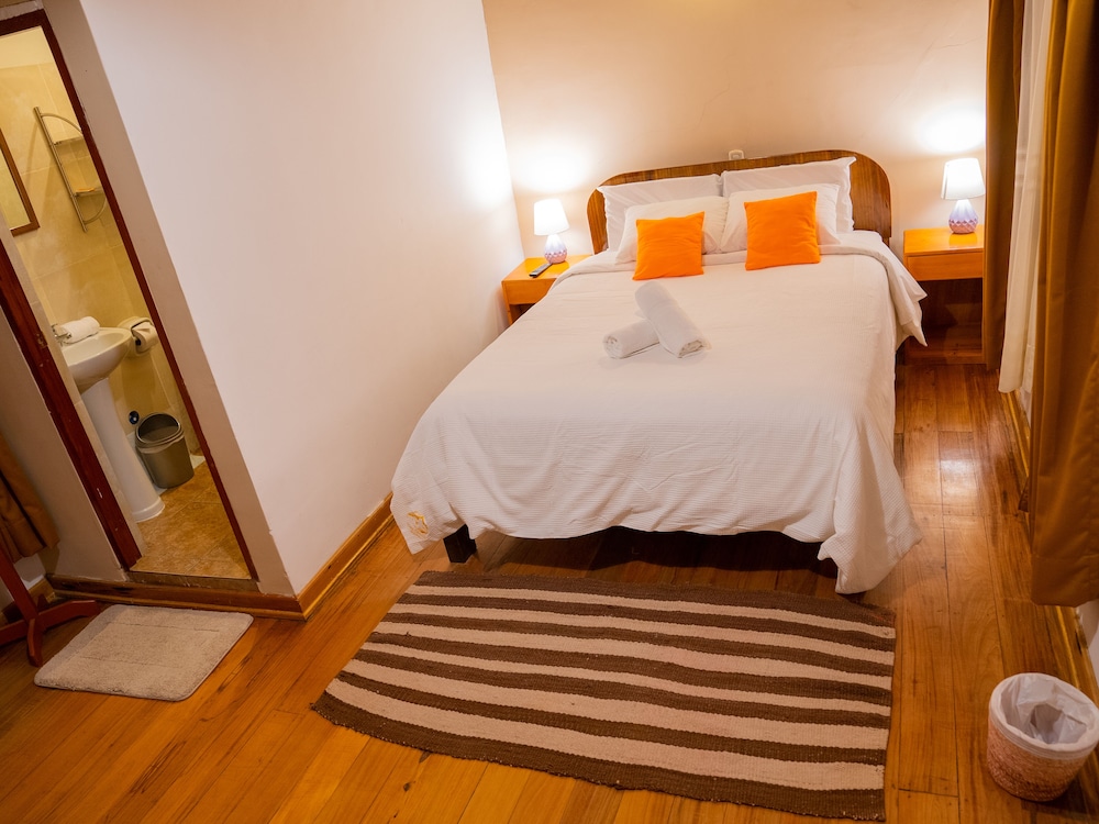 Standard Room, 1 Bedroom, Courtyard View photo 3