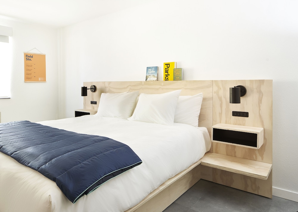 Room, 1 King Bed - Photo 8