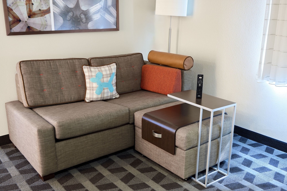 Suite, 1 Bedroom - Photo 4