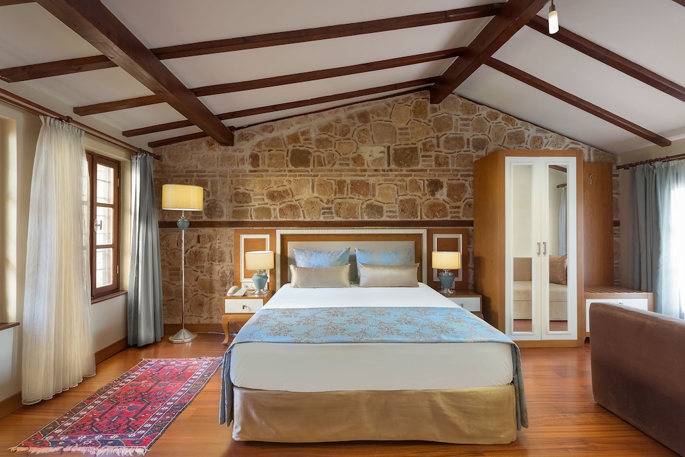 Deluxe Double or Twin Room - Photo 3