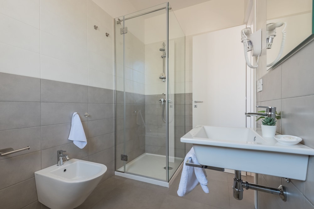 Standard Room - Photo 4