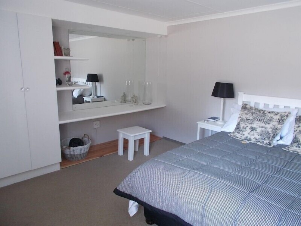 Honeymoon Room (Honeymoon/Bridal Room (Guesthouse)) photo 2