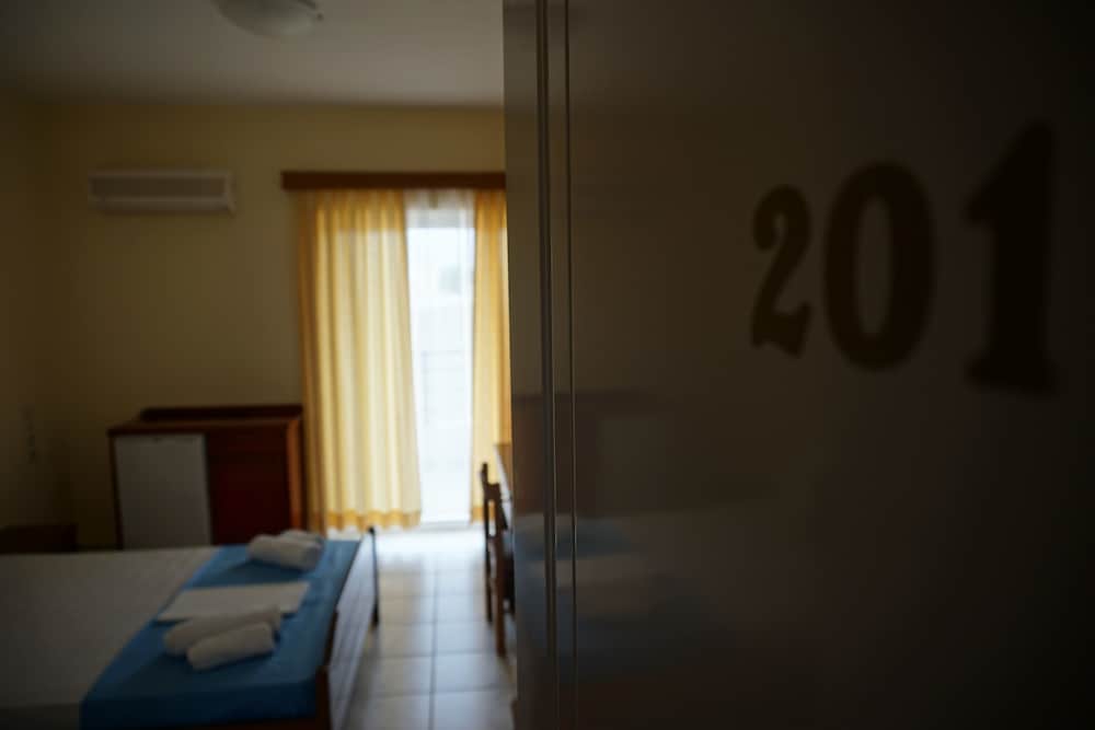 Double or Twin Room, Sea View - Photo 3