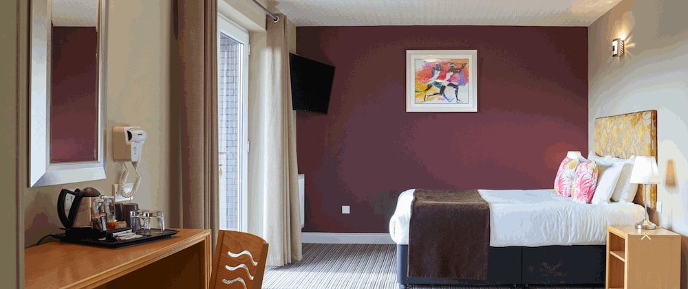 Superior Room, 1 King Bed photo 1