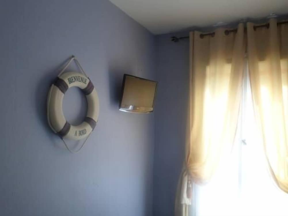 Standard Double Room (Shower) photo 2