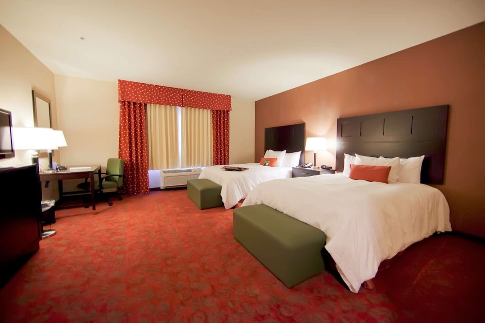 Two Queen Beds, Non-Smoking, Accessible Bathtub