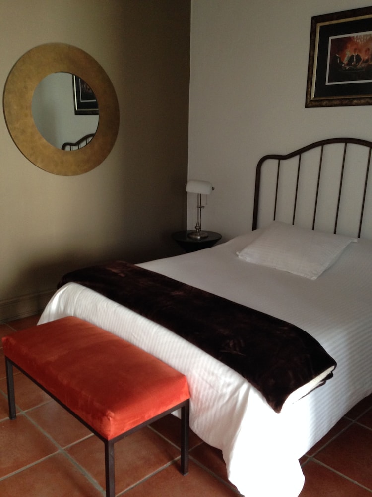 Standard Room, 1 Queen Bed photo 1
