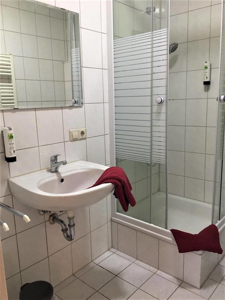 Single Room photo 3