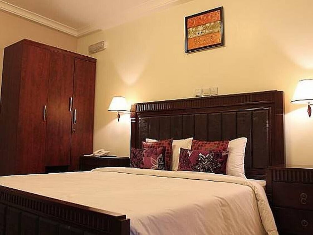 Executive Room - Photo 3