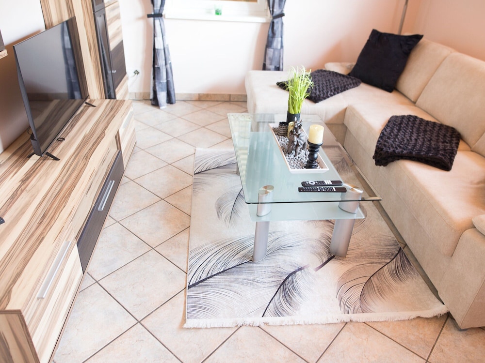 Apartment photo 2