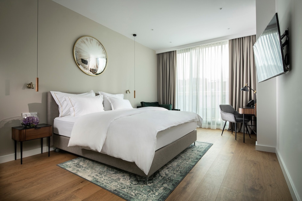 Deluxe Double Room, Terrace, City View - Photo 2