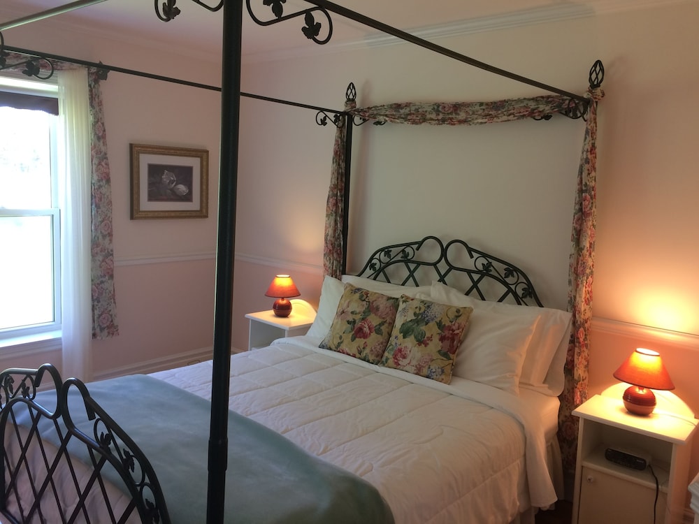 Superior Room, 1 Queen Bed photo 1