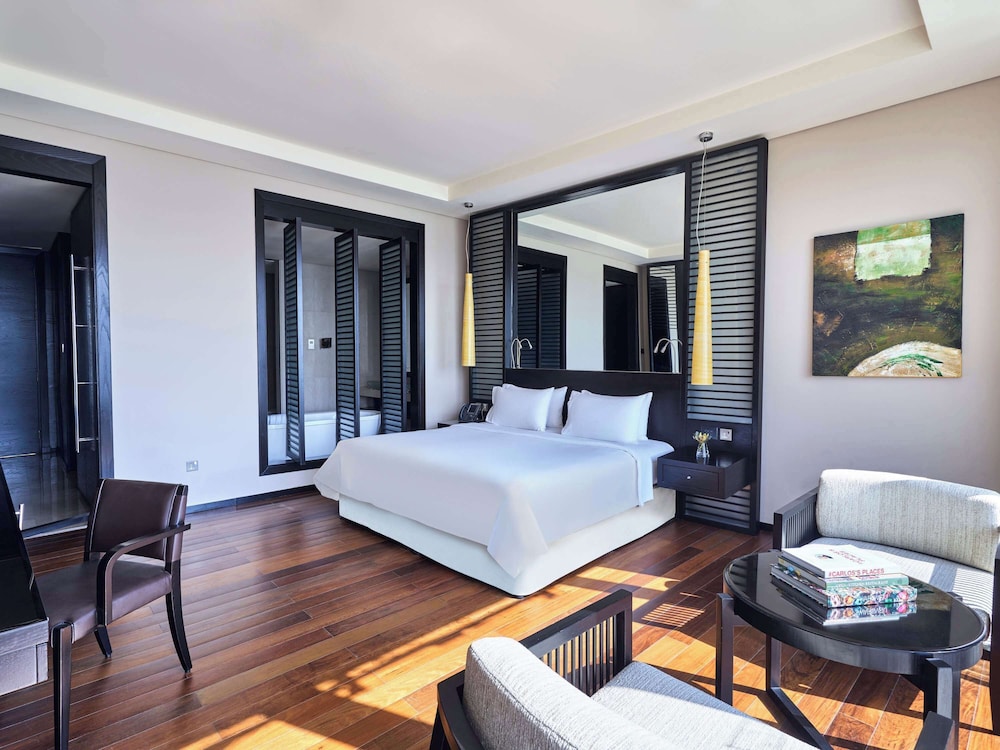 Deluxe Room, 1 King Bed