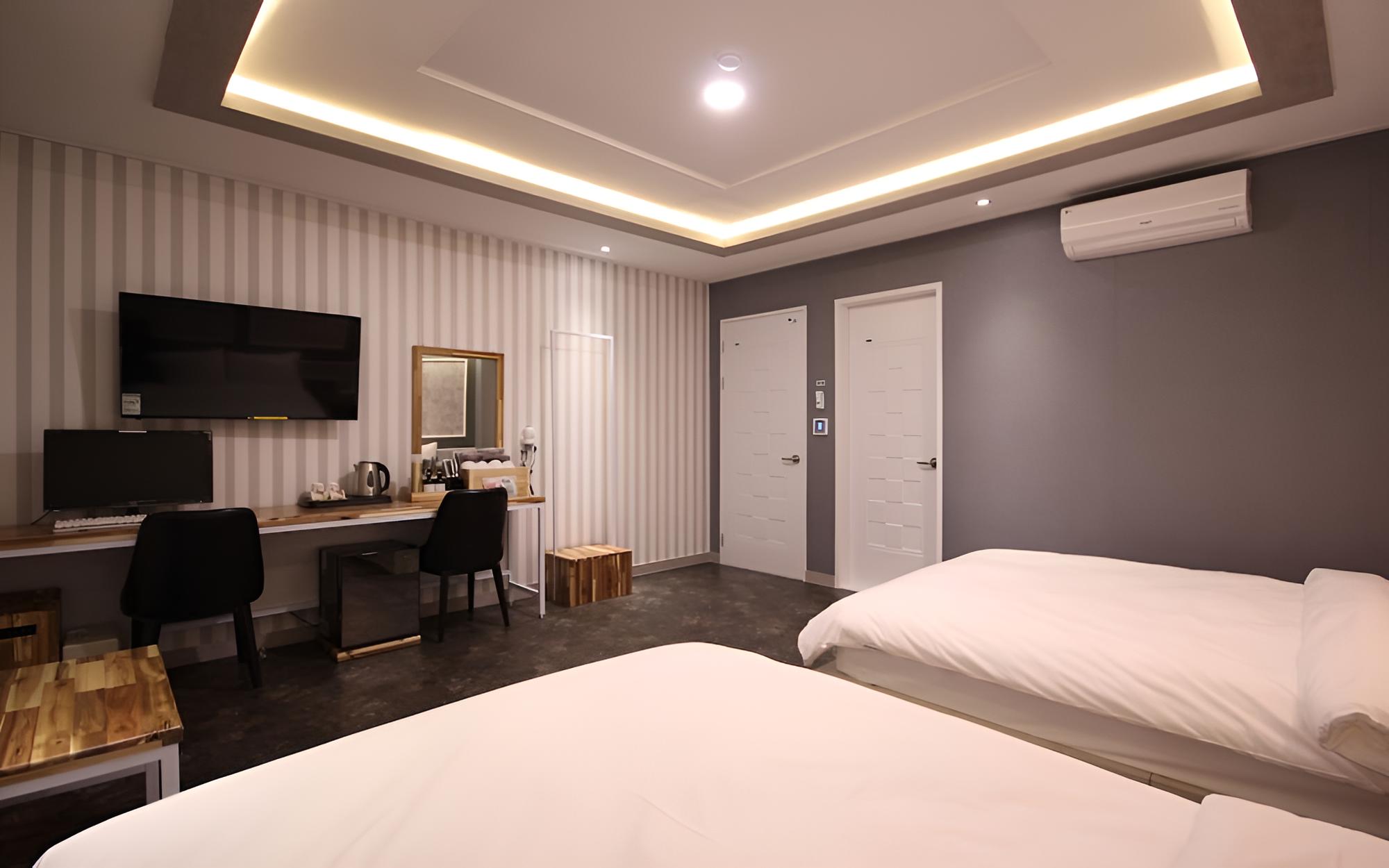 Room (Twin (Double and Single)) photo 3