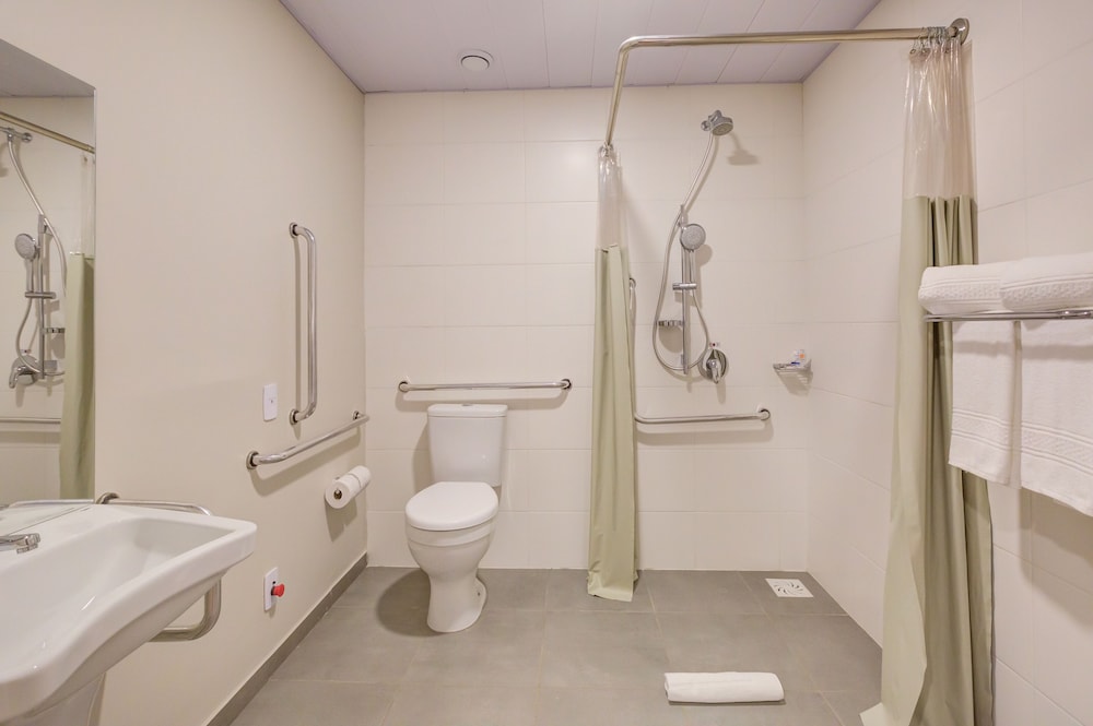 Standard Room, 1 Double Bed, Accessible - Photo 9