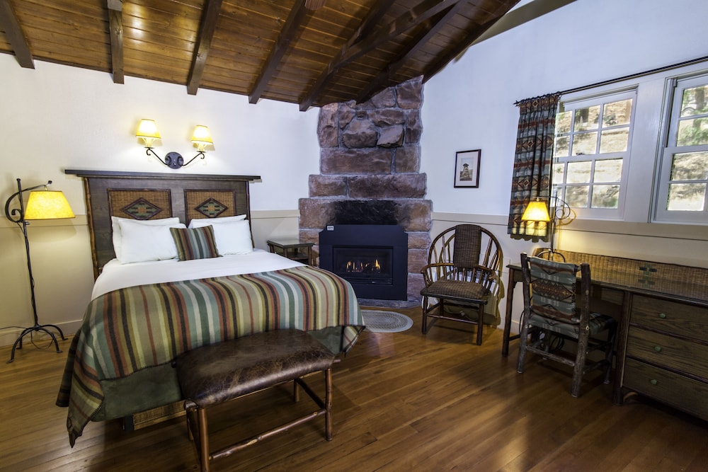 Western Cabin, 1 Queen Bed