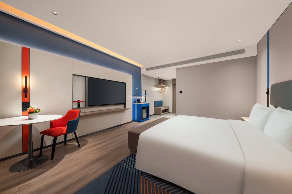 Standard Room, 1 King Bed photo 1