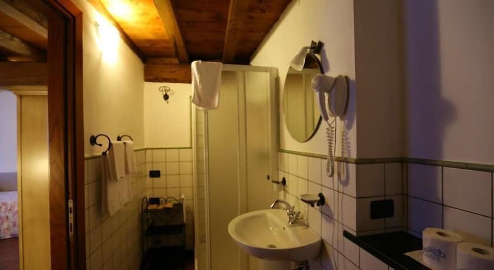 Family Quadruple Room - Photo 26