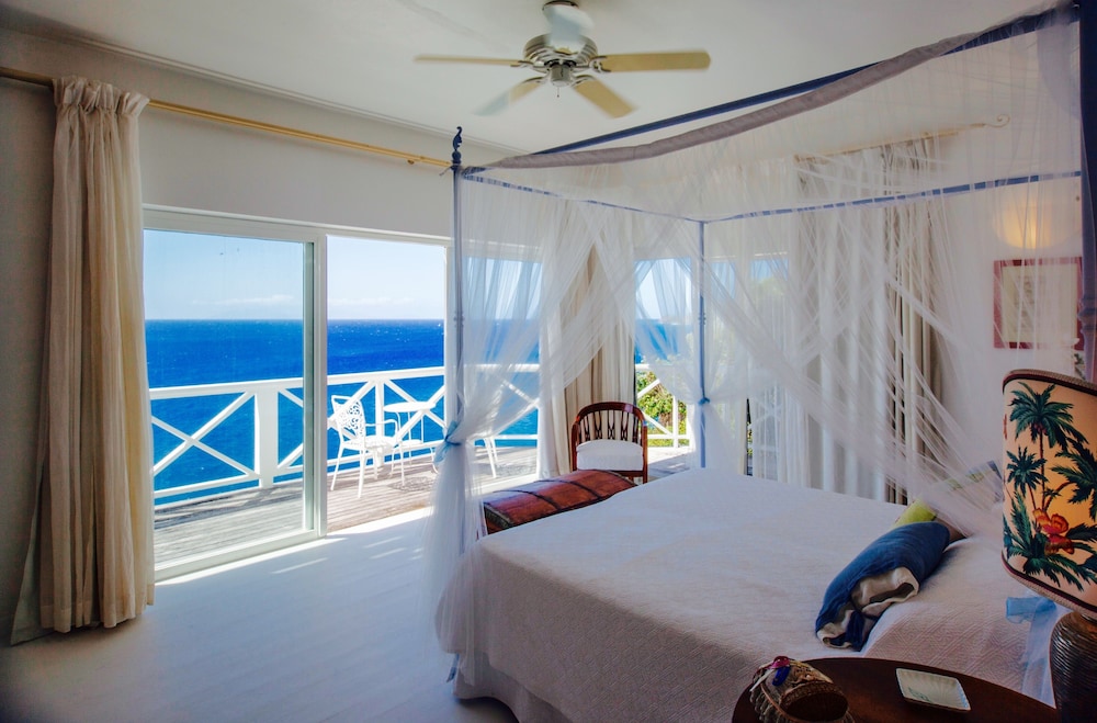 Superior Suite, 1 King Bed, Private Bathroom, Ocean View