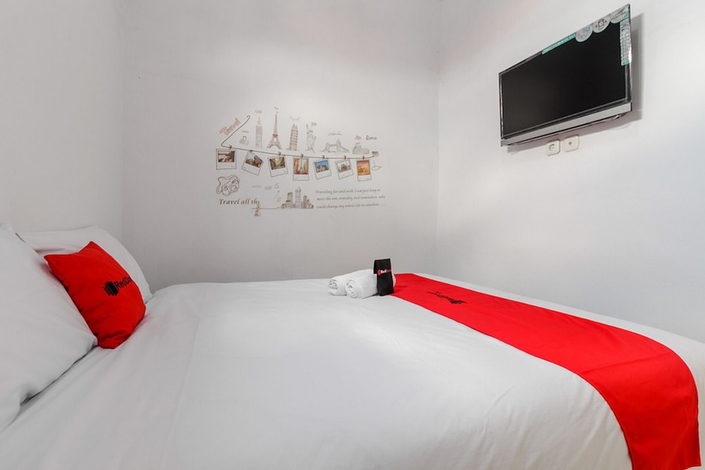 Double Room (Reddoorz) - Photo 3