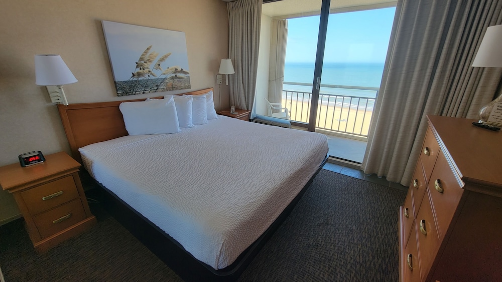 Deluxe Suite, 1 King Bed with Sofa bed photo 1