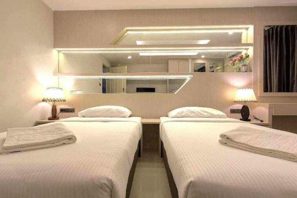 Standard Twin Room photo 2
