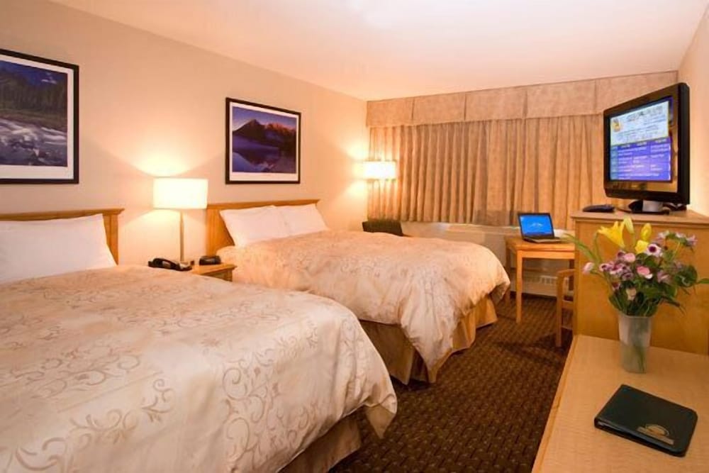 Standard Room, 2 Queen Beds - Photo 1