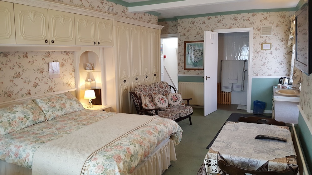 Comfort Double or Twin Room, Ensuite photo 2