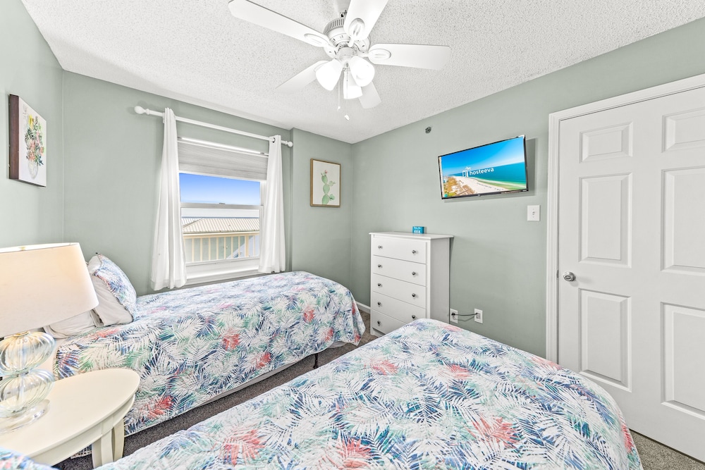 Premium Condo, 2 Bedrooms, Balcony photo 2